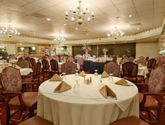 摩根敦 Ramada Conference Center酒店 餐厅 照片